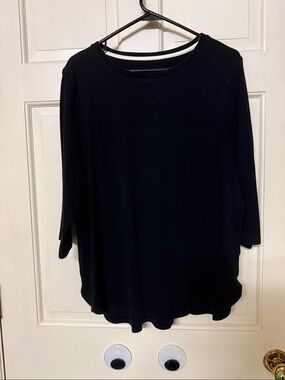 Isaac Mizrahi Essentials 3/4 sleeve Curved Hem Top Black size 1X A311384 EUC